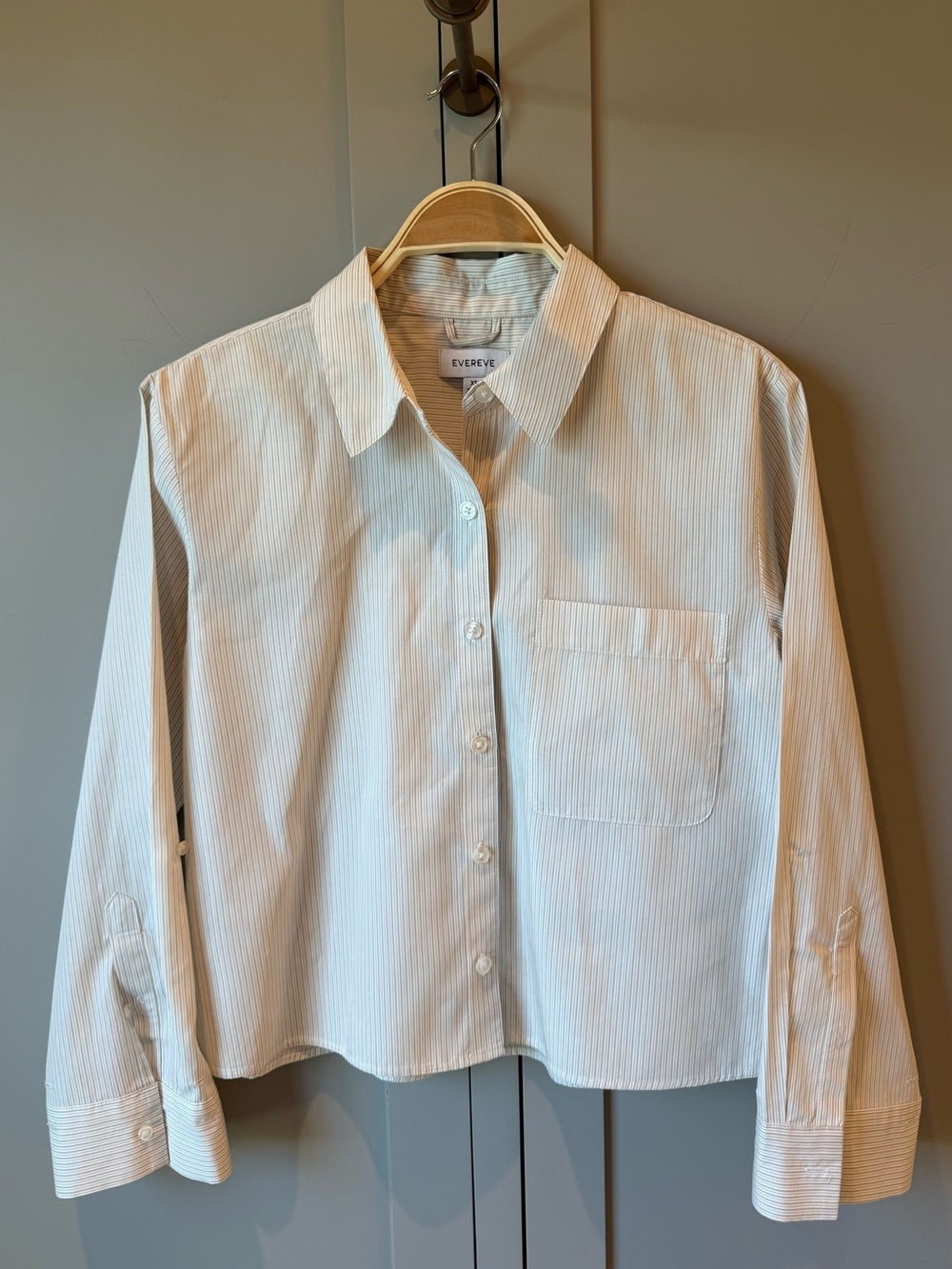 Evereve 100% Cotton Cropped Button Down Long Sleeve Top